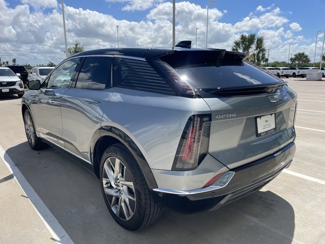 2025 Cadillac Optiq Luxury photo 4