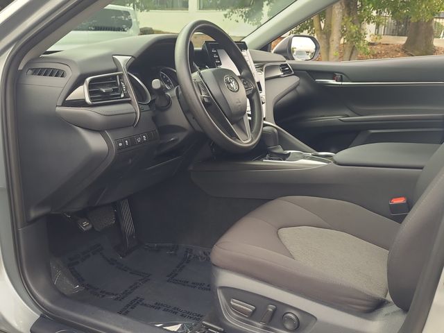 2023 Toyota Camry LE photo 4