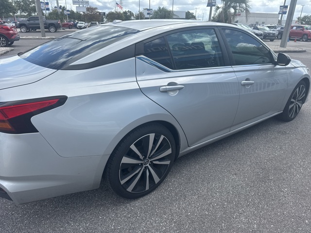 2019 Nissan Altima 2.5 SR photo 3
