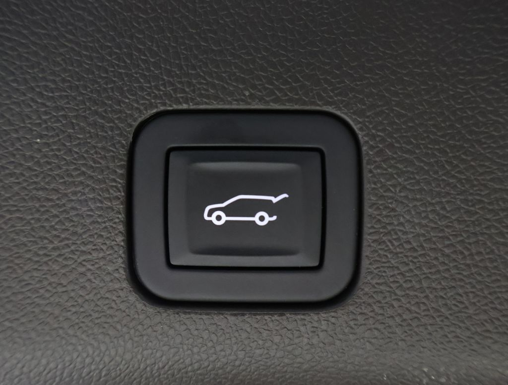 2024 Chevrolet Tahoe Z71 photo 19