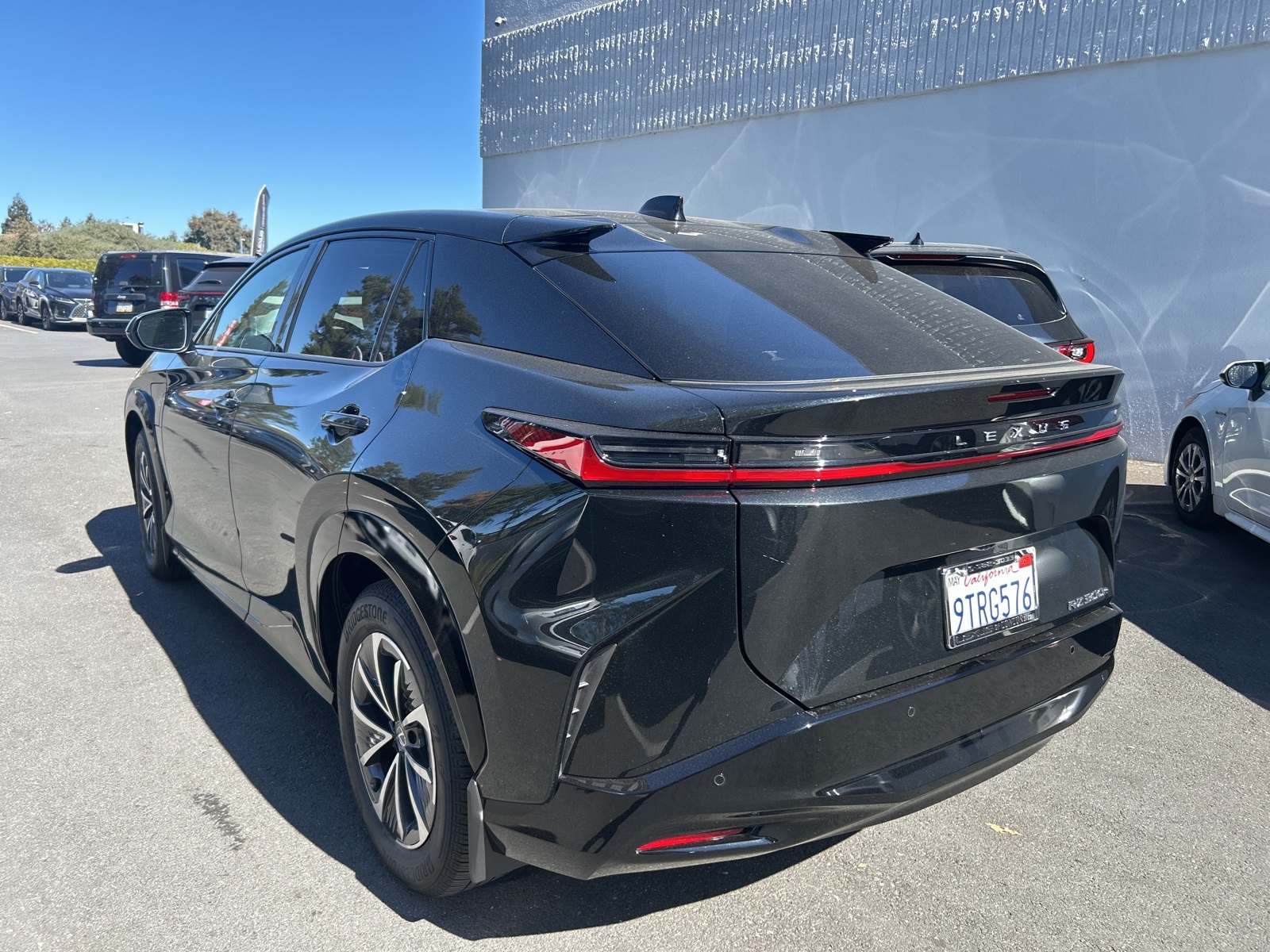 2025 Lexus RZ 300e Premium photo 4