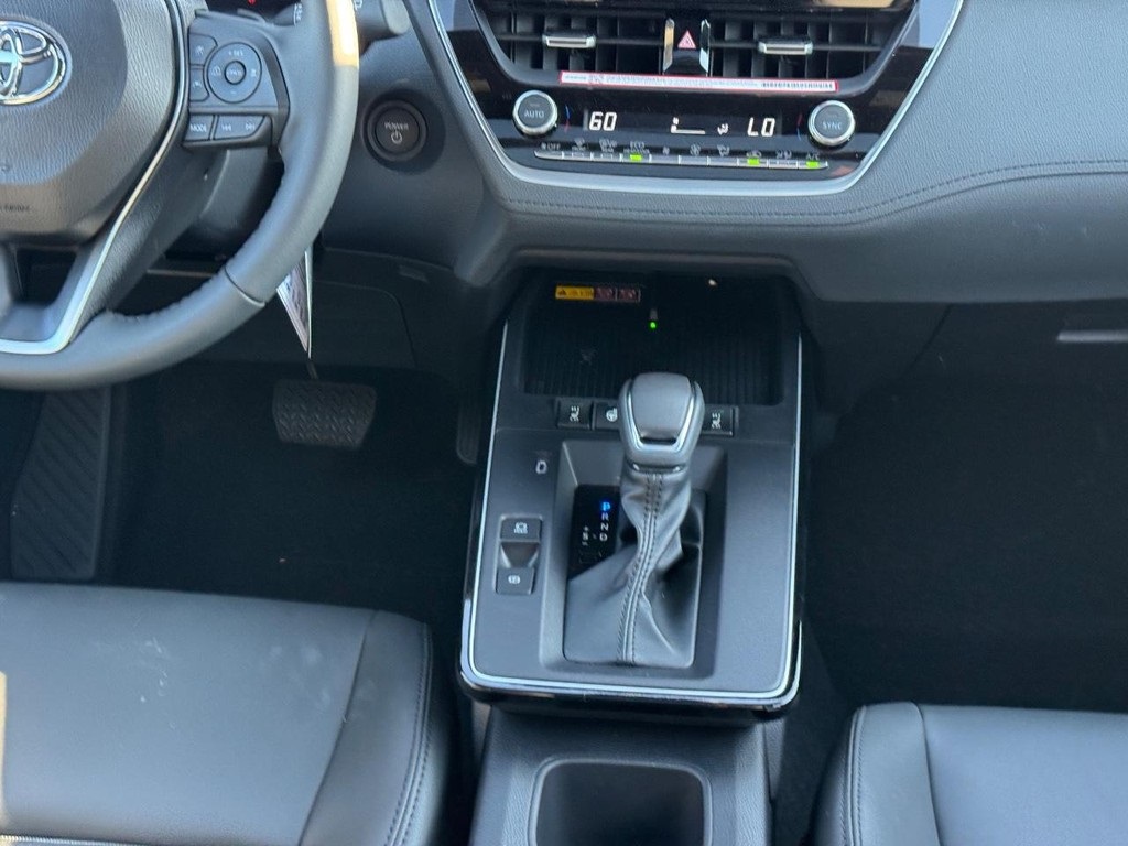 2026 Toyota Corolla Cross XSE photo 9