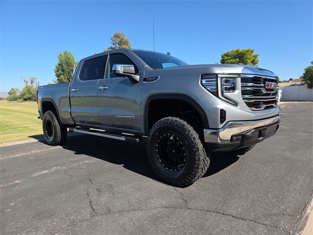 2024 GMC Sierra 1500 SLT's photo