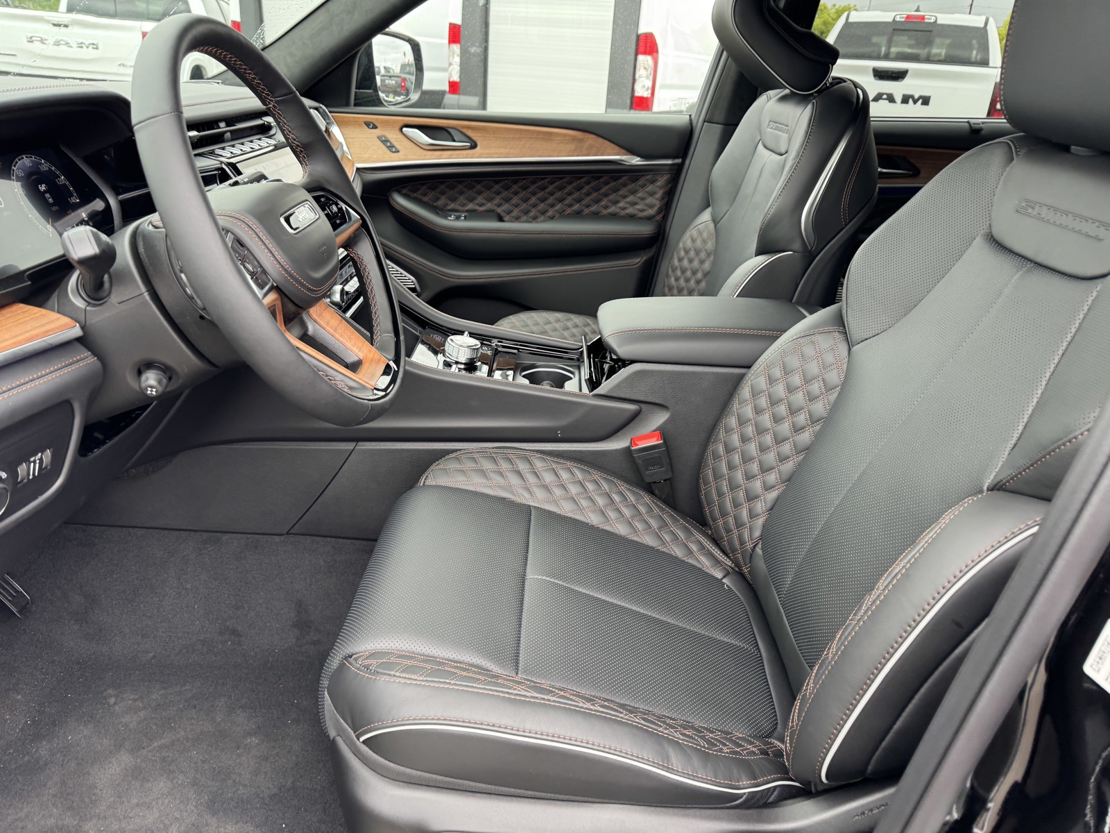 2025 Jeep Grand Cherokee L Summit Reserve photo 16