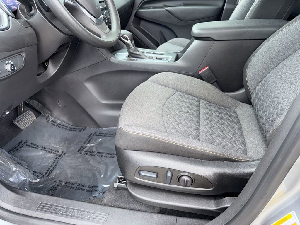 2023 Chevrolet Equinox LT photo 22