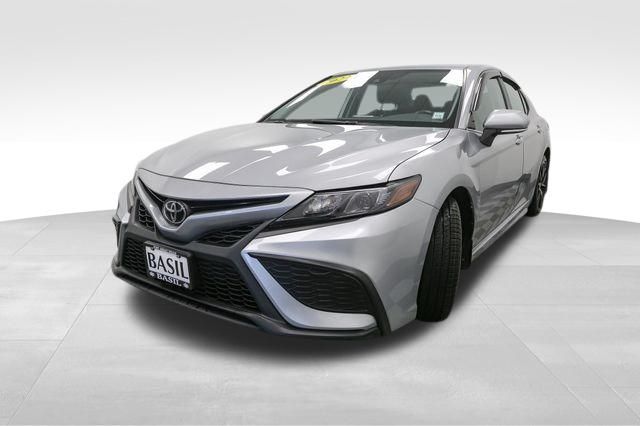 2022 Toyota Camry SE photo 4