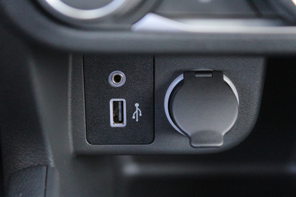 2025 Nissan Kicks Play S photo 17