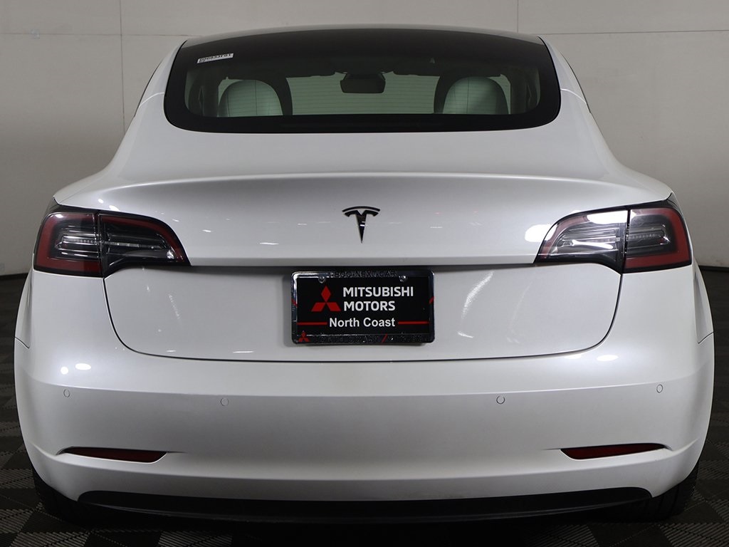 2021 Tesla Model 3 Standard Range Plus photo 5