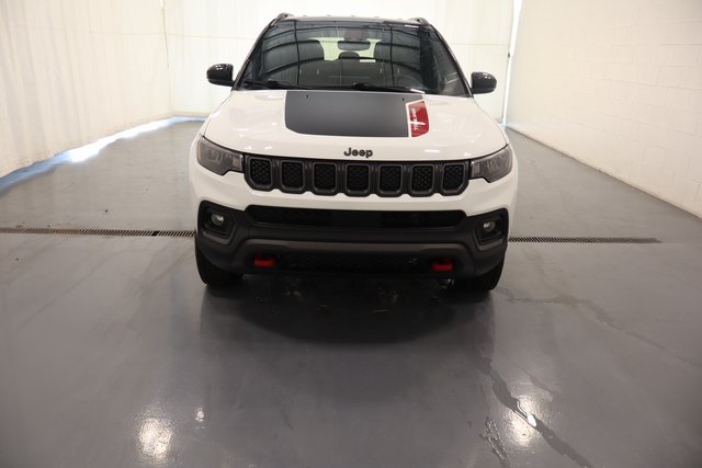 2024 Jeep Compass Trailhawk photo 3