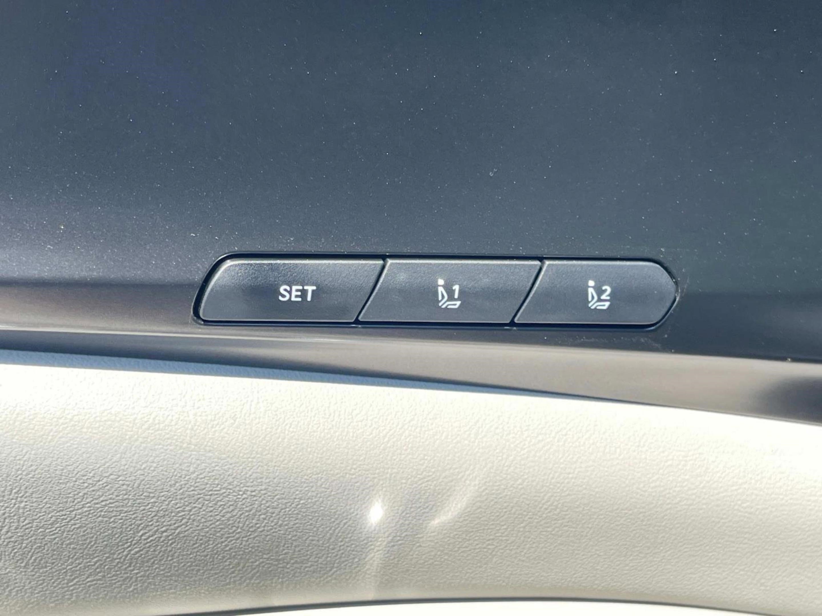2026 Kia Carnival SX Prestige photo 27