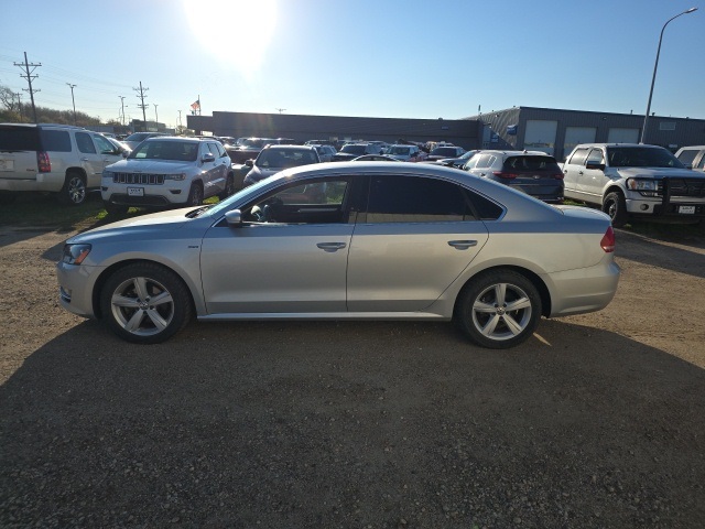 2015 Volkswagen Passat Limited photo 2