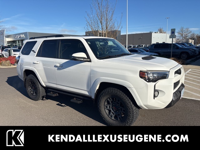 2019 Toyota 4Runner TRD Off-Road Premium's photo
