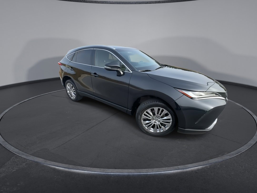 2022 Toyota Venza XLE photo 2