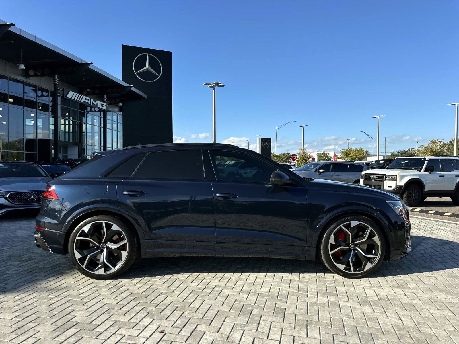 2024 Audi RS Q8 photo 3