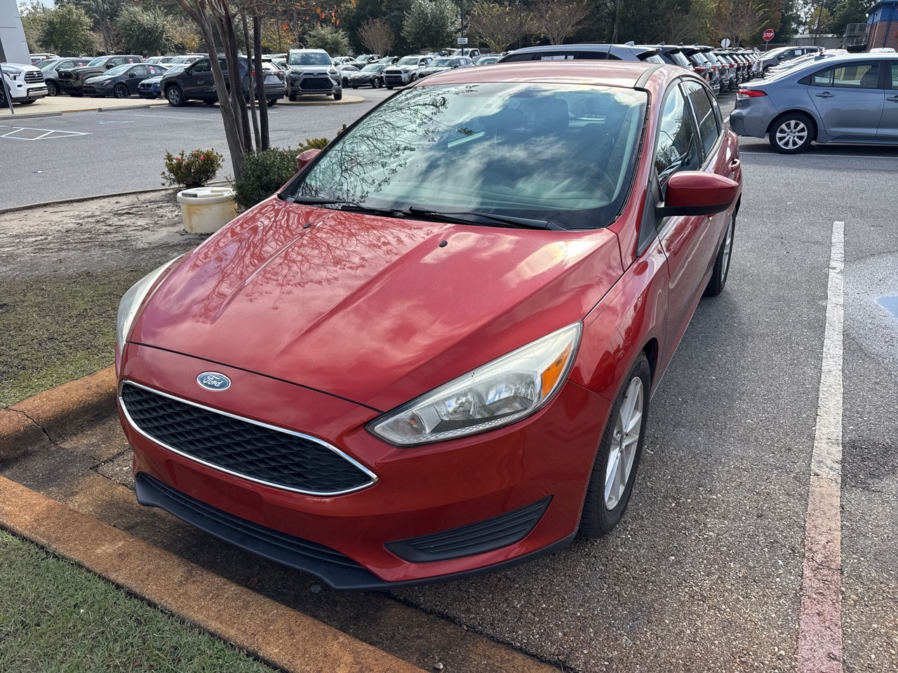 2018 Ford Focus SE's photo