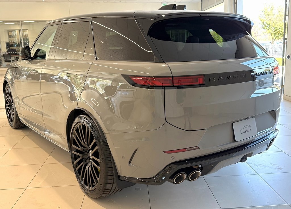 2025 Land Rover Range Rover Sport photo 4