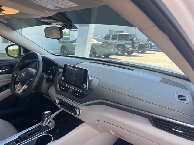 2022 Nissan Altima 2.5 SV photo 22