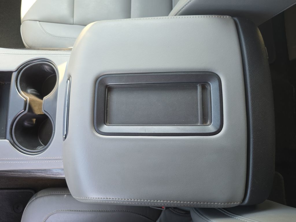 2018 Chevrolet Tahoe LT photo 19