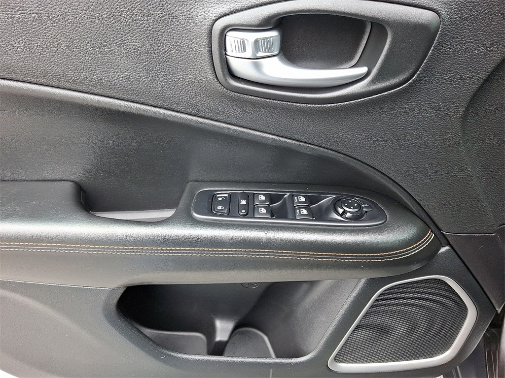 2018 Jeep Compass Latitude photo 11