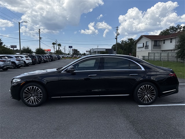 2024 Mercedes Benz S 580e 4MATIC photo 3