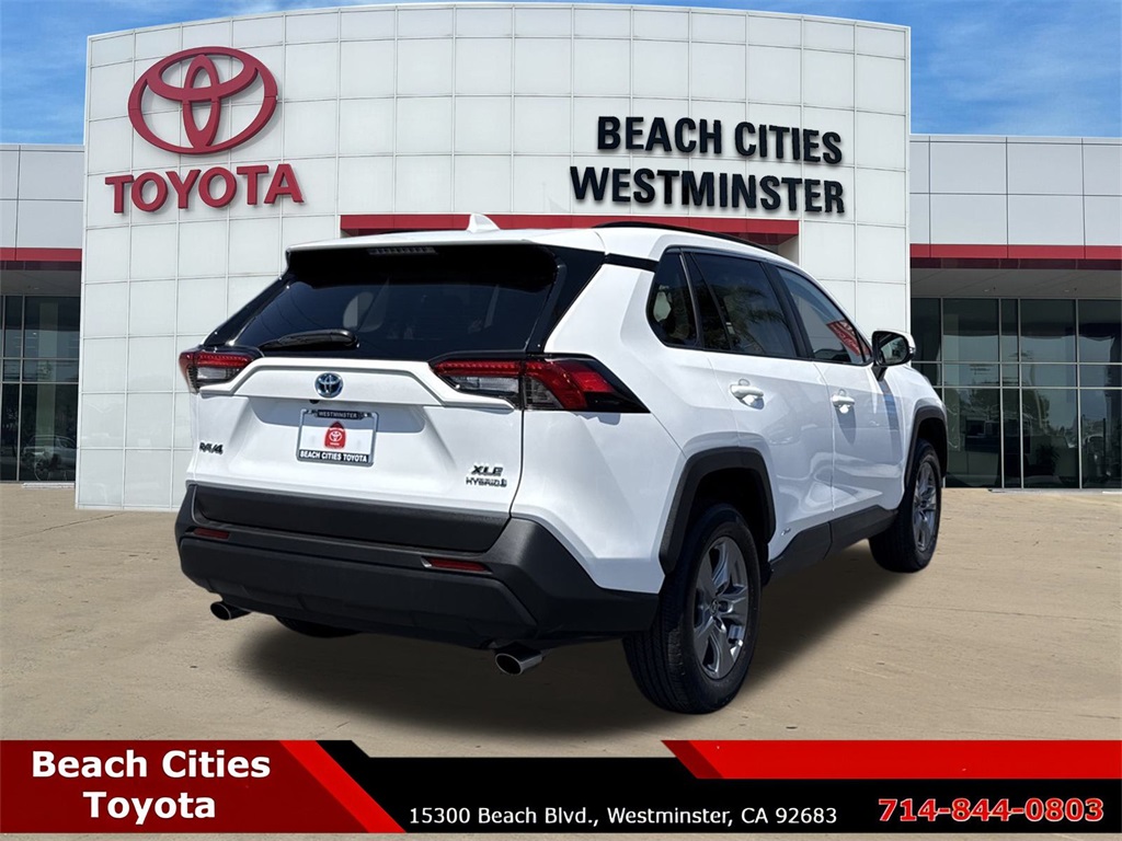 2023 Toyota RAV4 Hybrid XLE photo 10