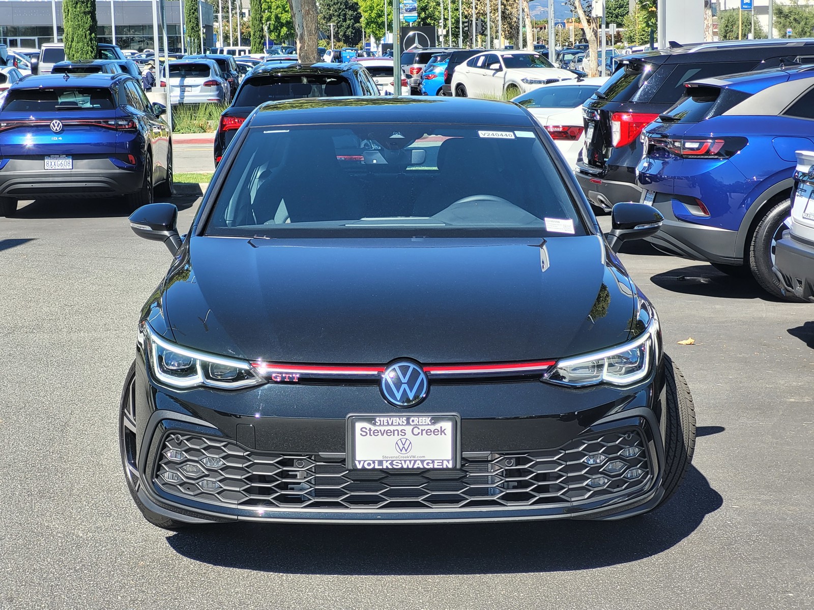 2024 Volkswagen Golf GTI SE photo 2