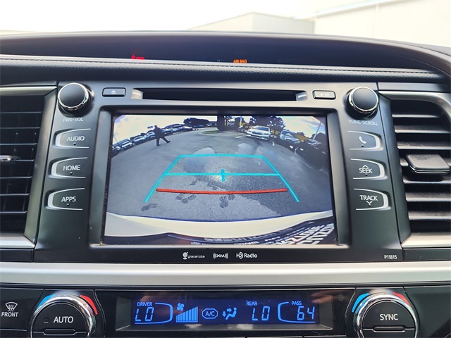 2019 Toyota Highlander LE Plus photo 21