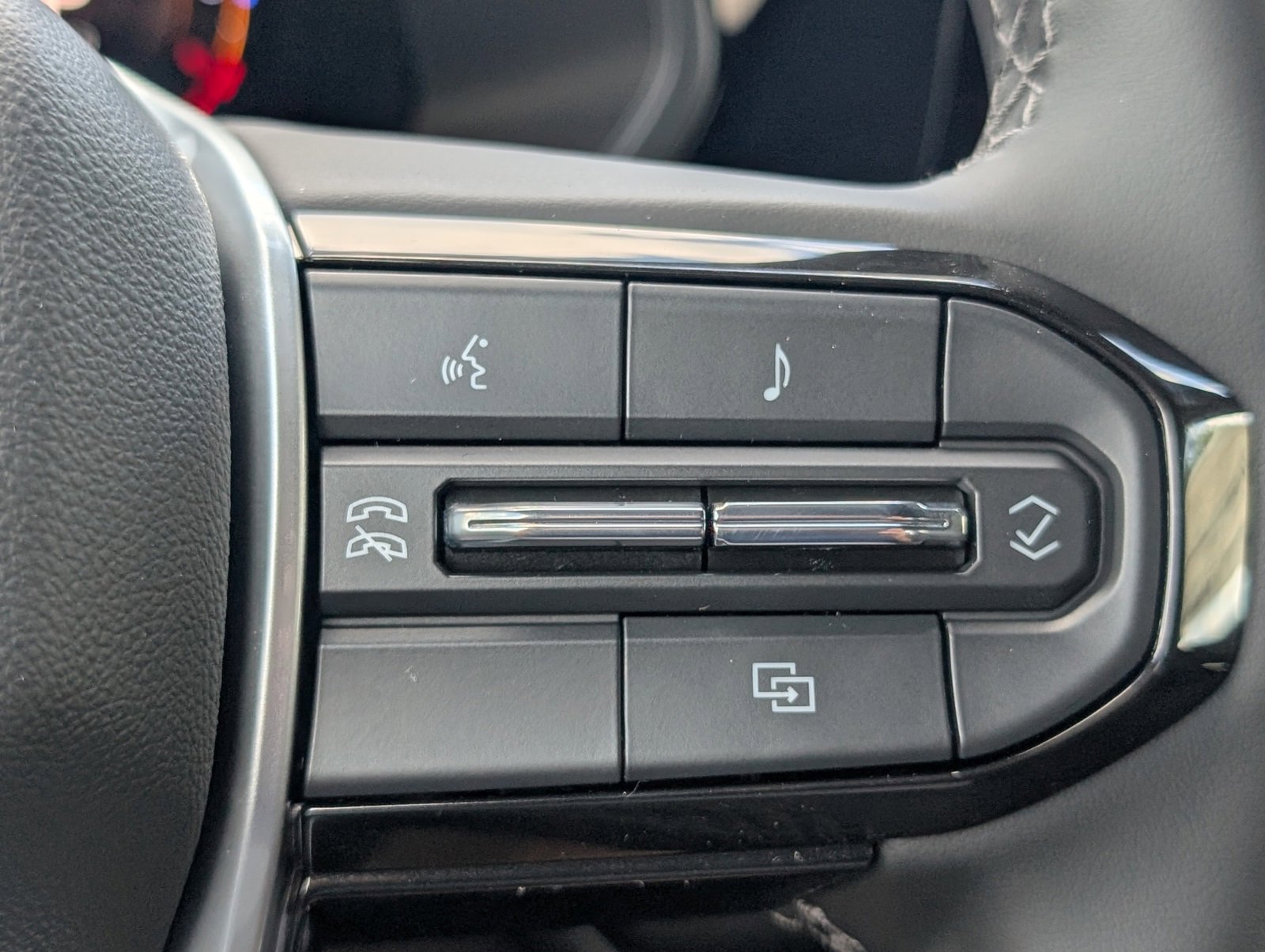 2025 Chevrolet Colorado LT photo 15
