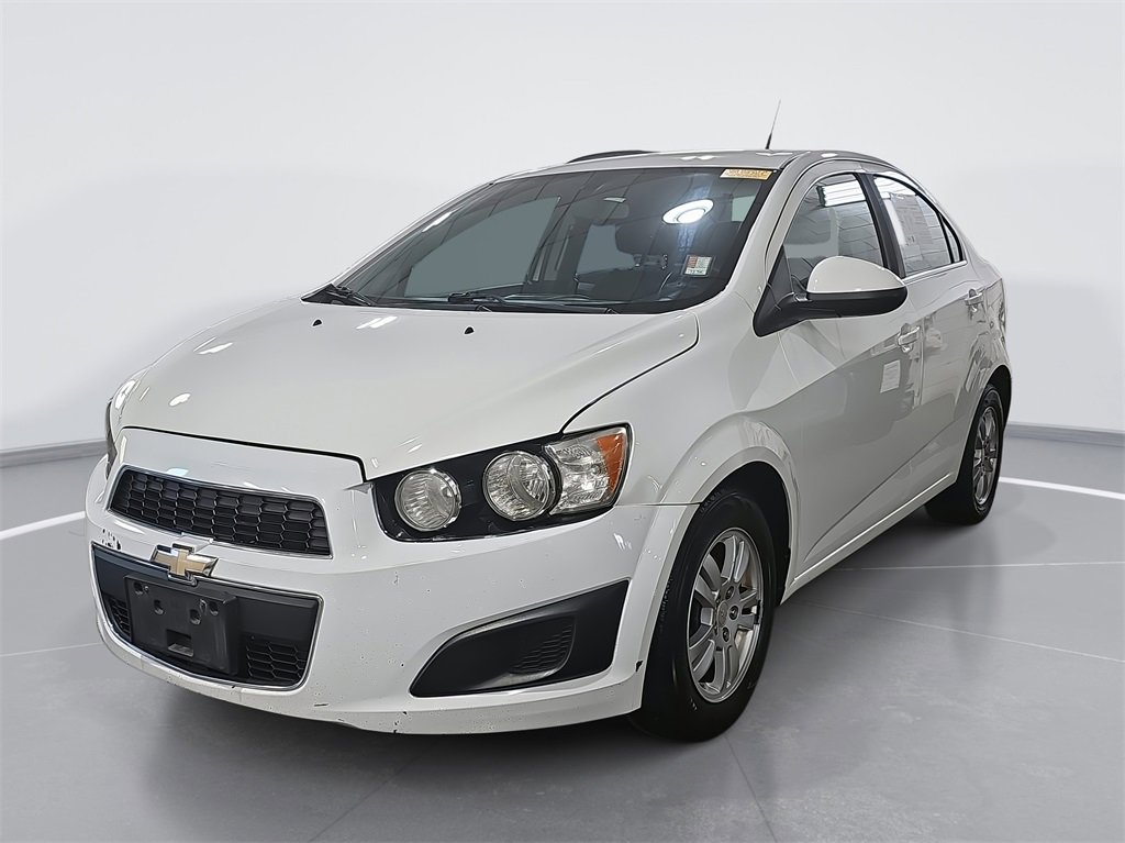 2014 Chevrolet Sonic LT photo 3