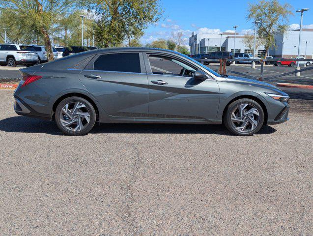 2025 Hyundai Elantra Hybrid Limited photo 3
