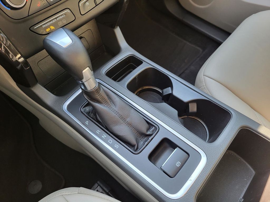 2017 Ford Escape Titanium photo 30