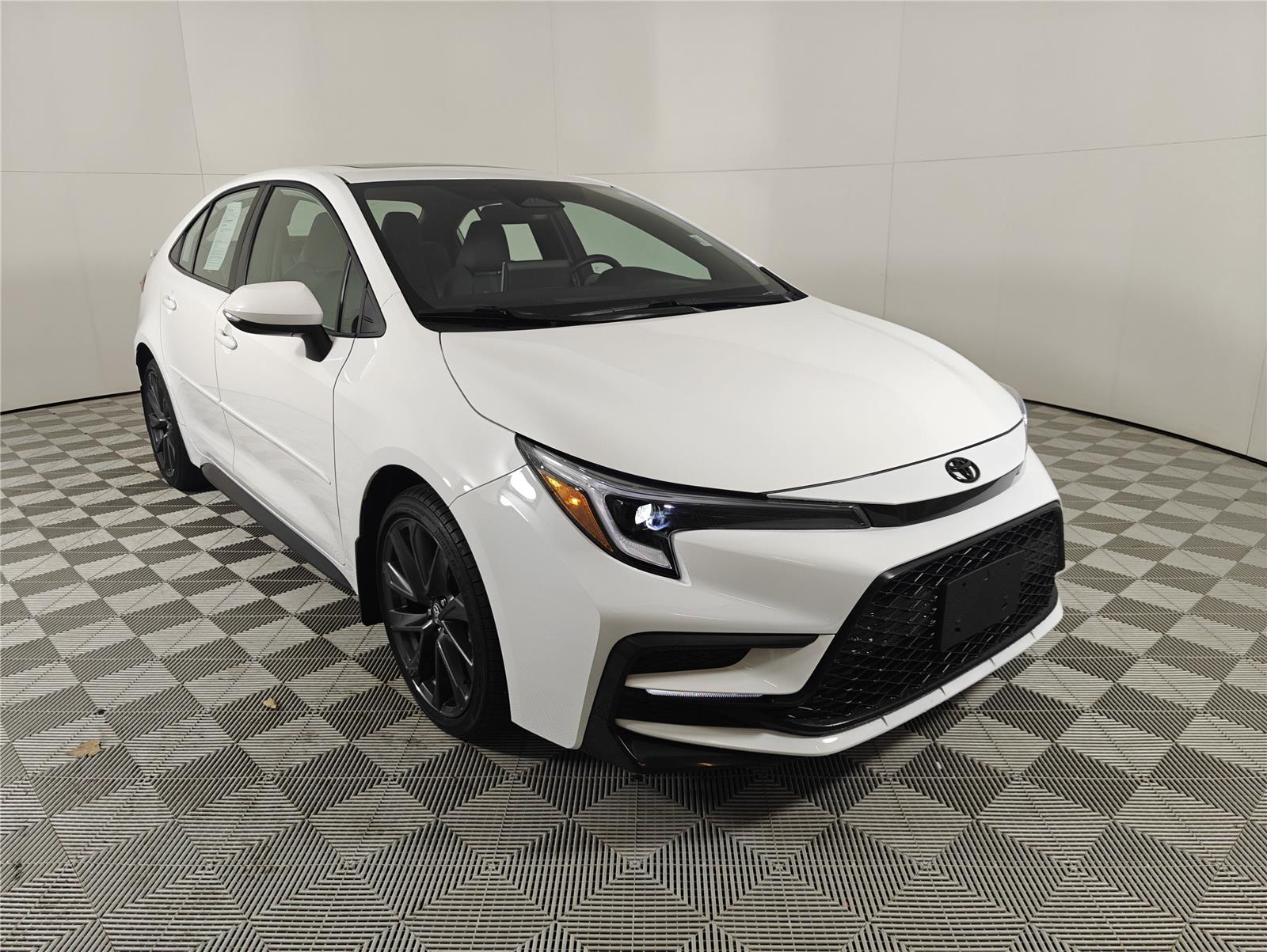 2025 Toyota Corolla SE's photo