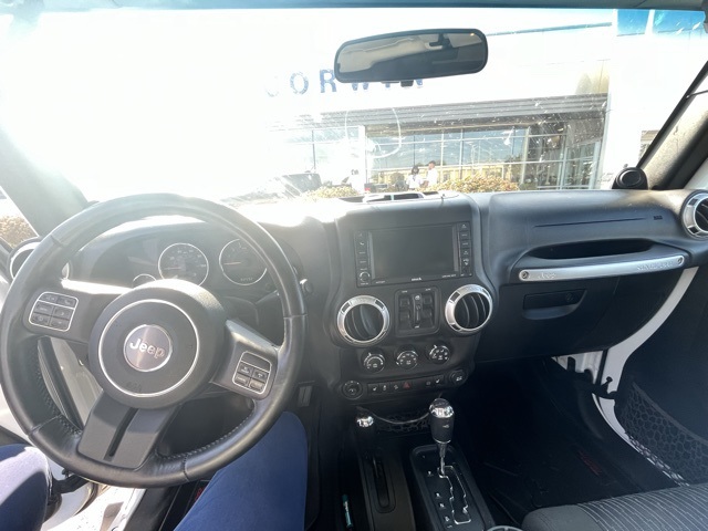 2012 Jeep Wrangler Unlimited Sahara photo 9