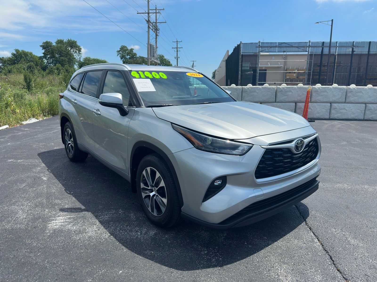 2024 Toyota Highlander XLE photo 8