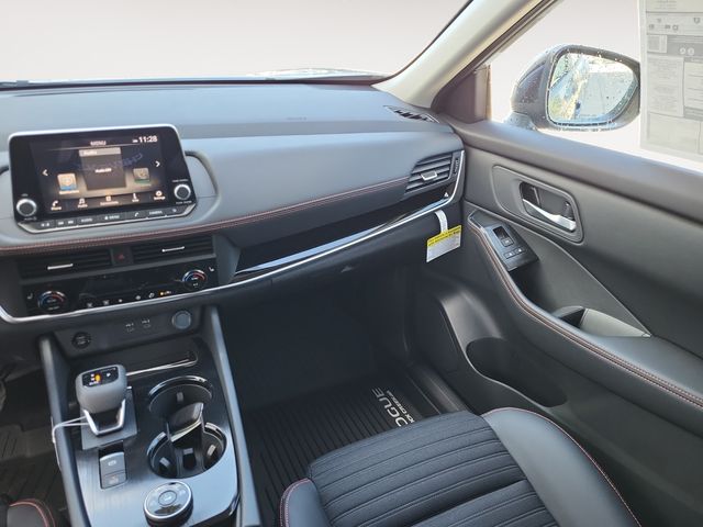 2026 Nissan Rogue SV photo 13