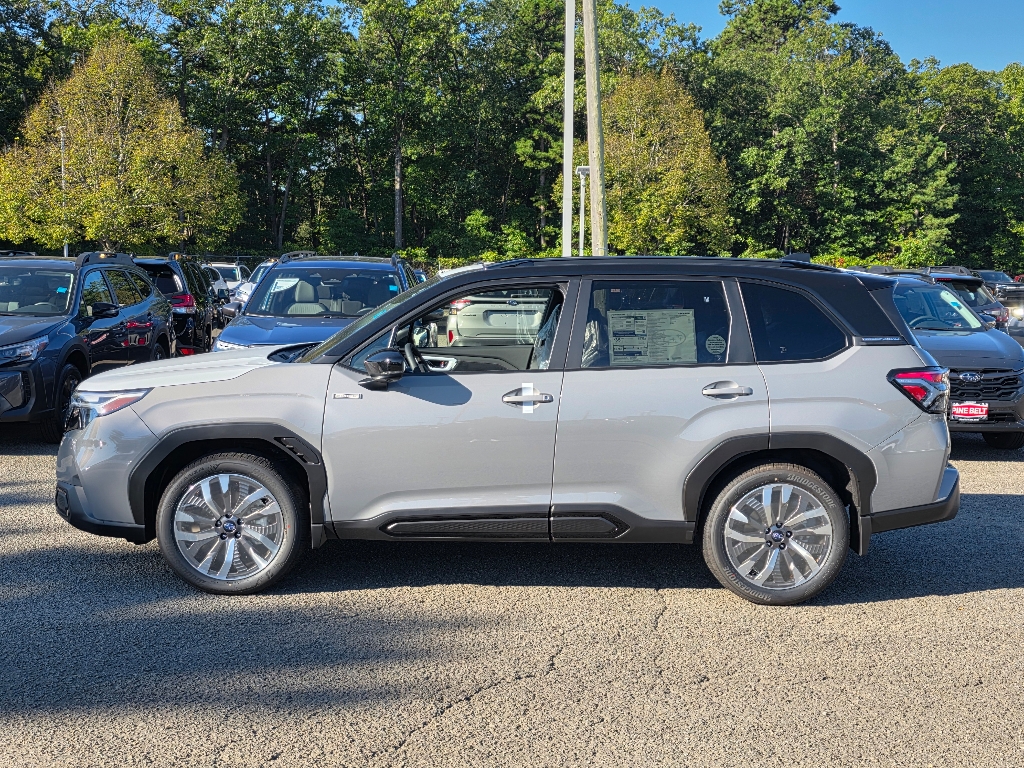 2025 Subaru Forester Touring photo 7