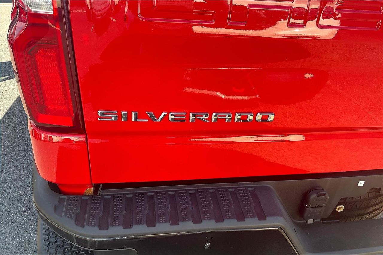 2020 Chevrolet Silverado 1500 Custom Trail Boss photo 3