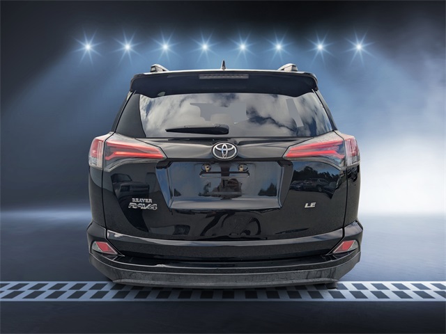 2017 Toyota RAV4 LE photo 4