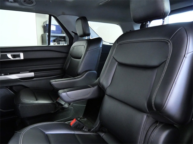 2023 Ford Explorer XLT photo 13