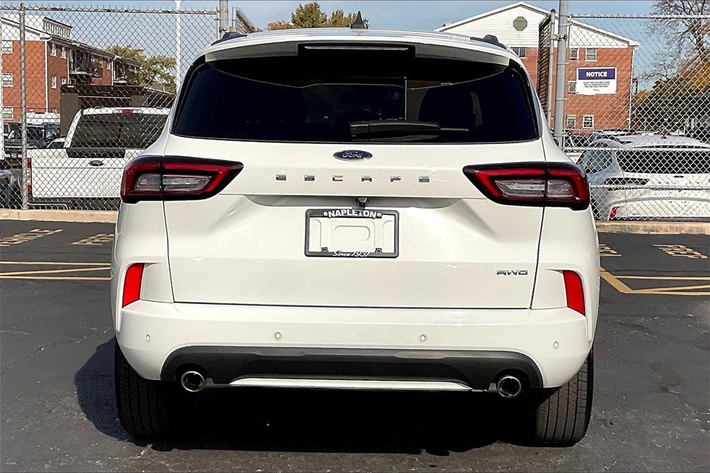 2023 Ford Escape ST-Line Elite photo 3