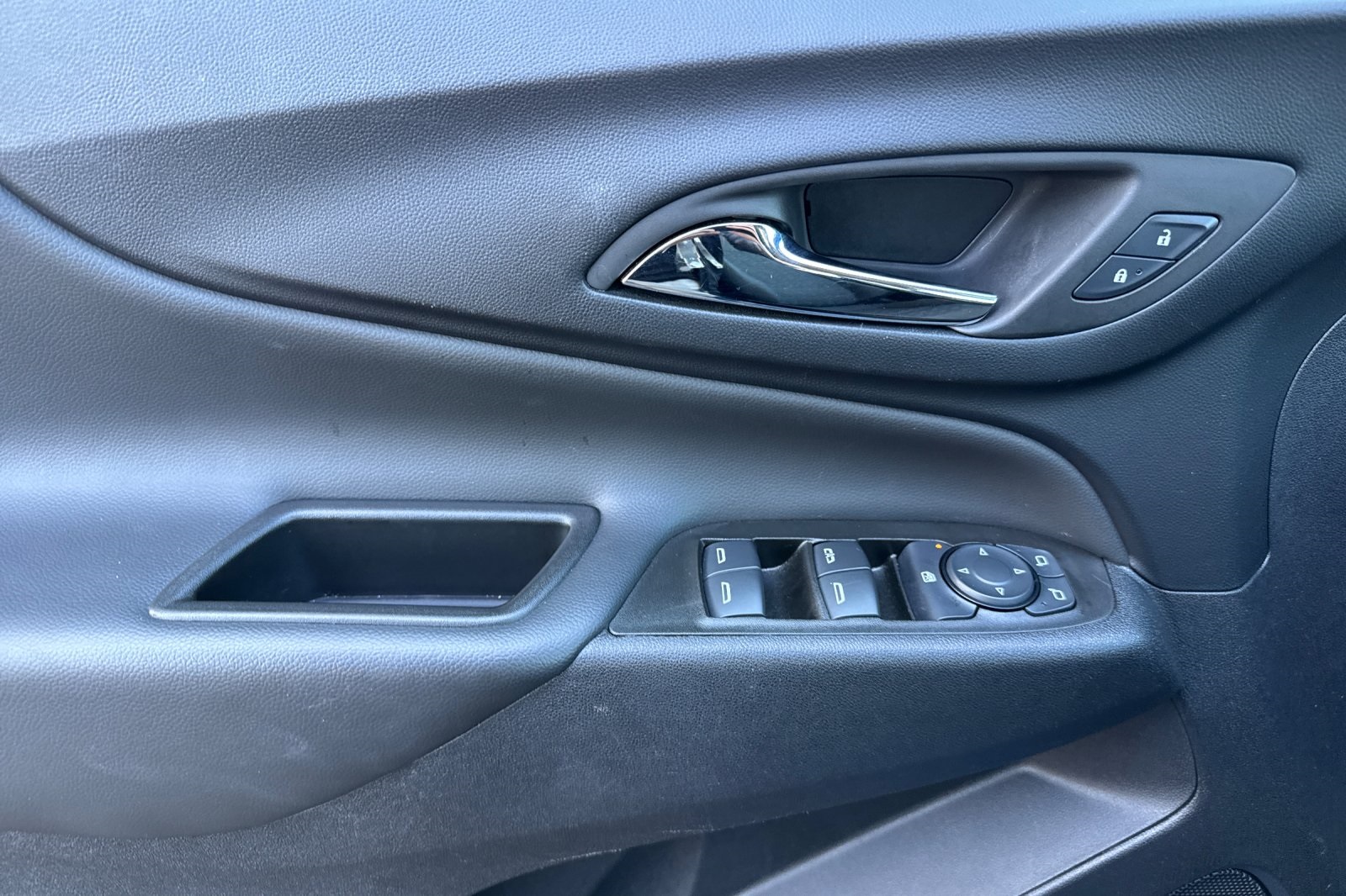 2024 Chevrolet Equinox LT photo 10