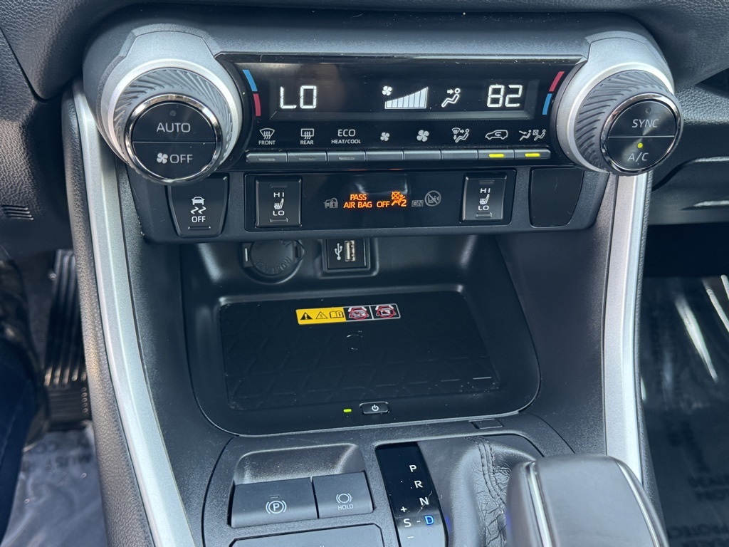 2024 Toyota RAV4 Hybrid XLE Premium photo 17