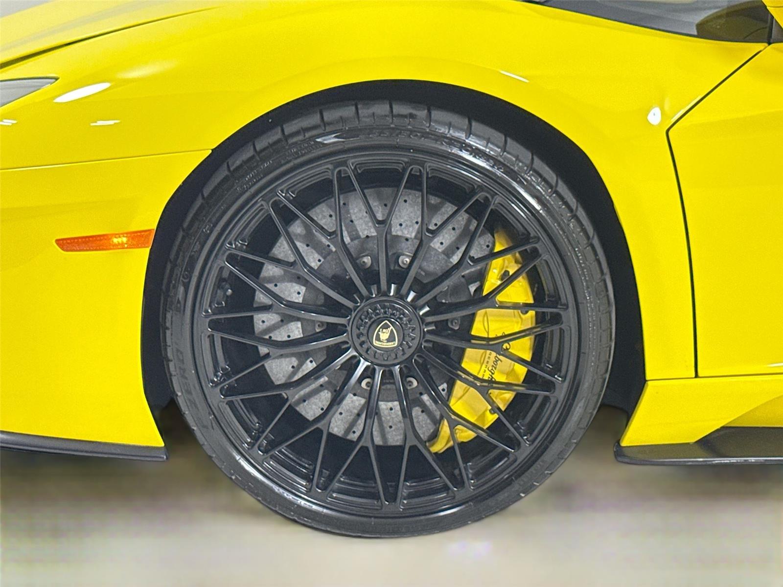 2018 Lamborghini Aventador photo 28