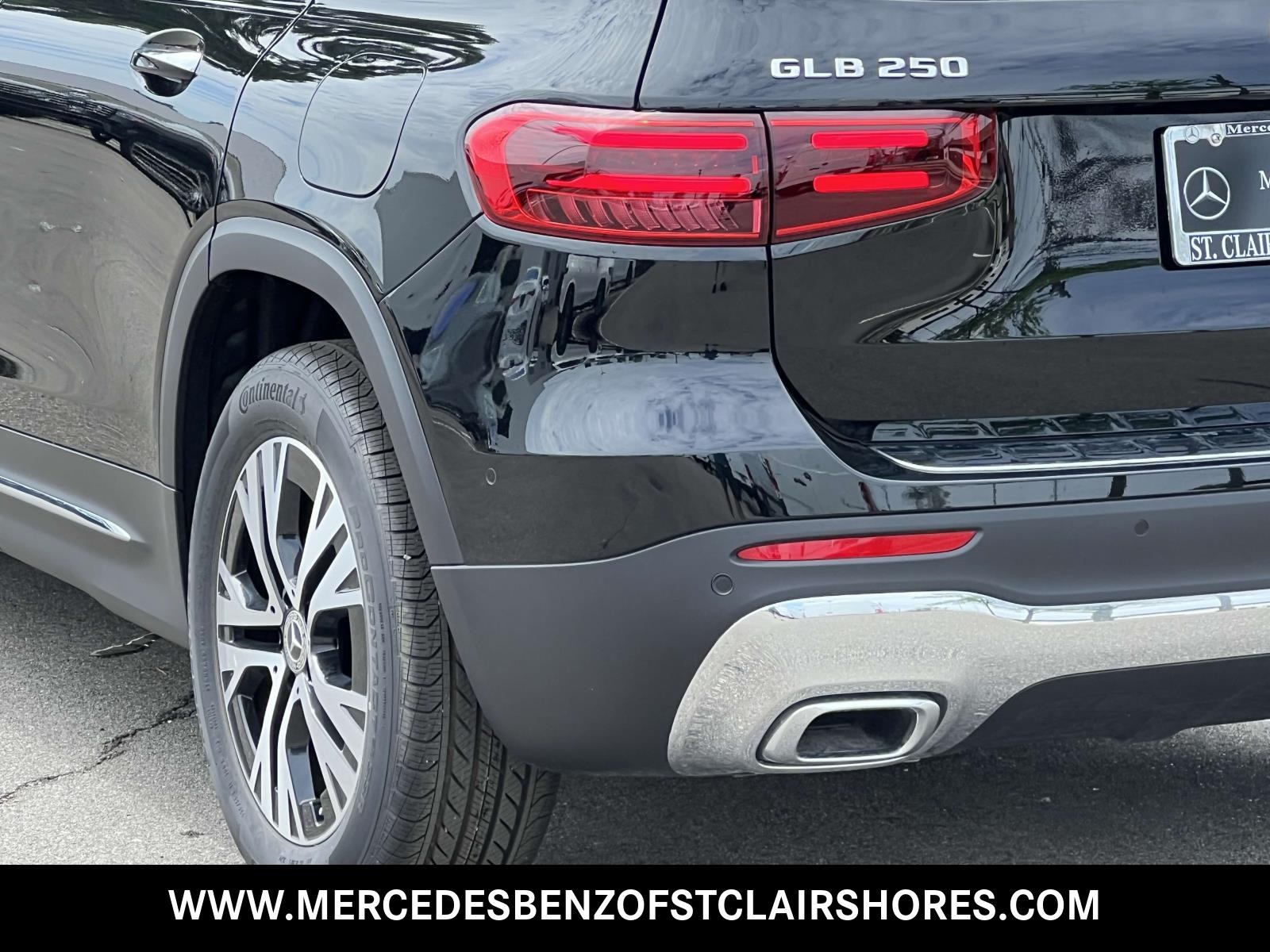 2025 Mercedes Benz GLB 250 4MATIC photo 3
