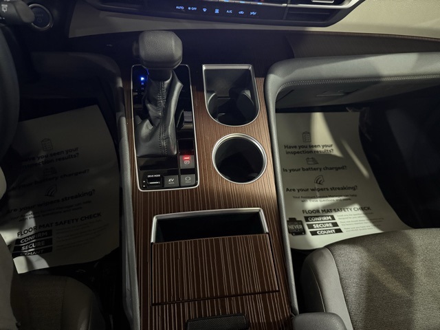 2022 Toyota Sienna LE photo 16