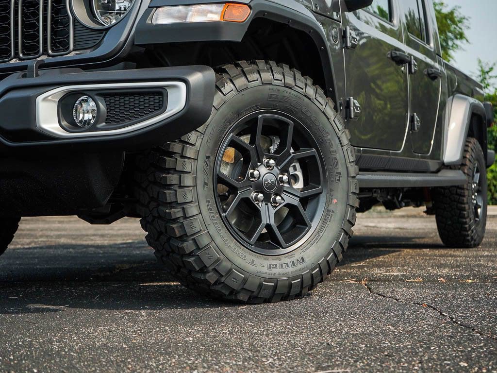2025 Jeep Gladiator Sport photo 5