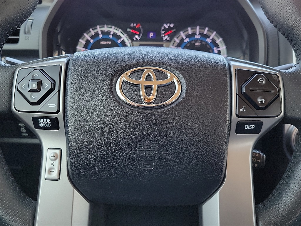 2017 Toyota 4Runner SR5 photo 24