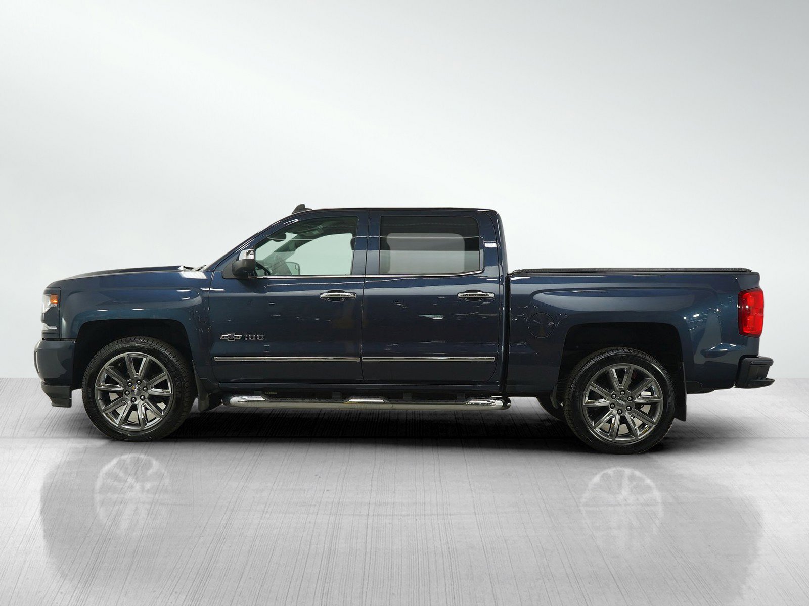 Used 2018 Chevrolet Silverado 1500 LTZ Z71 with VIN 3GCUKSEC9JG274188 for sale in White Bear Lake, Minnesota