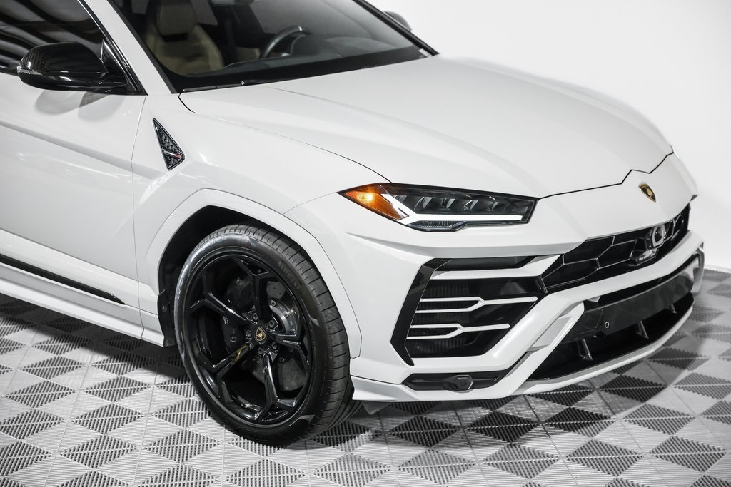 2020 Lamborghini Urus Base photo 5