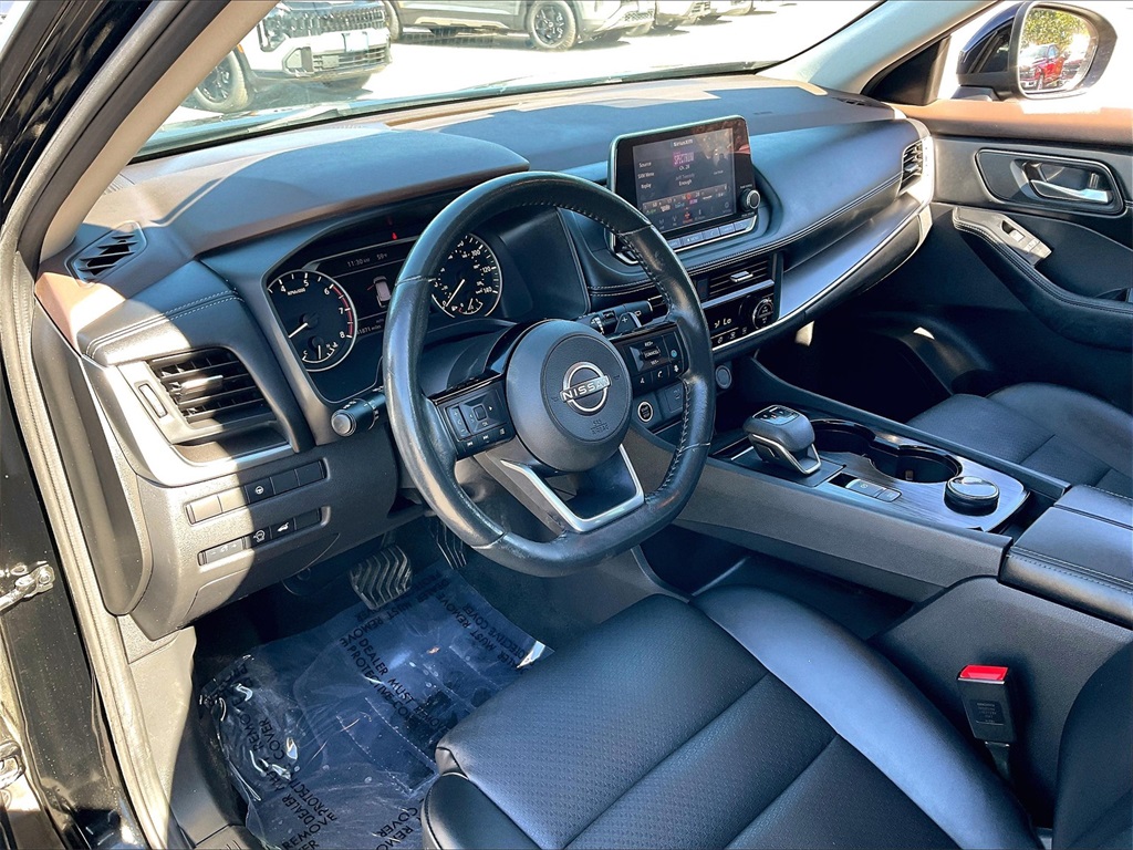 2023 Nissan Rogue SV photo 8